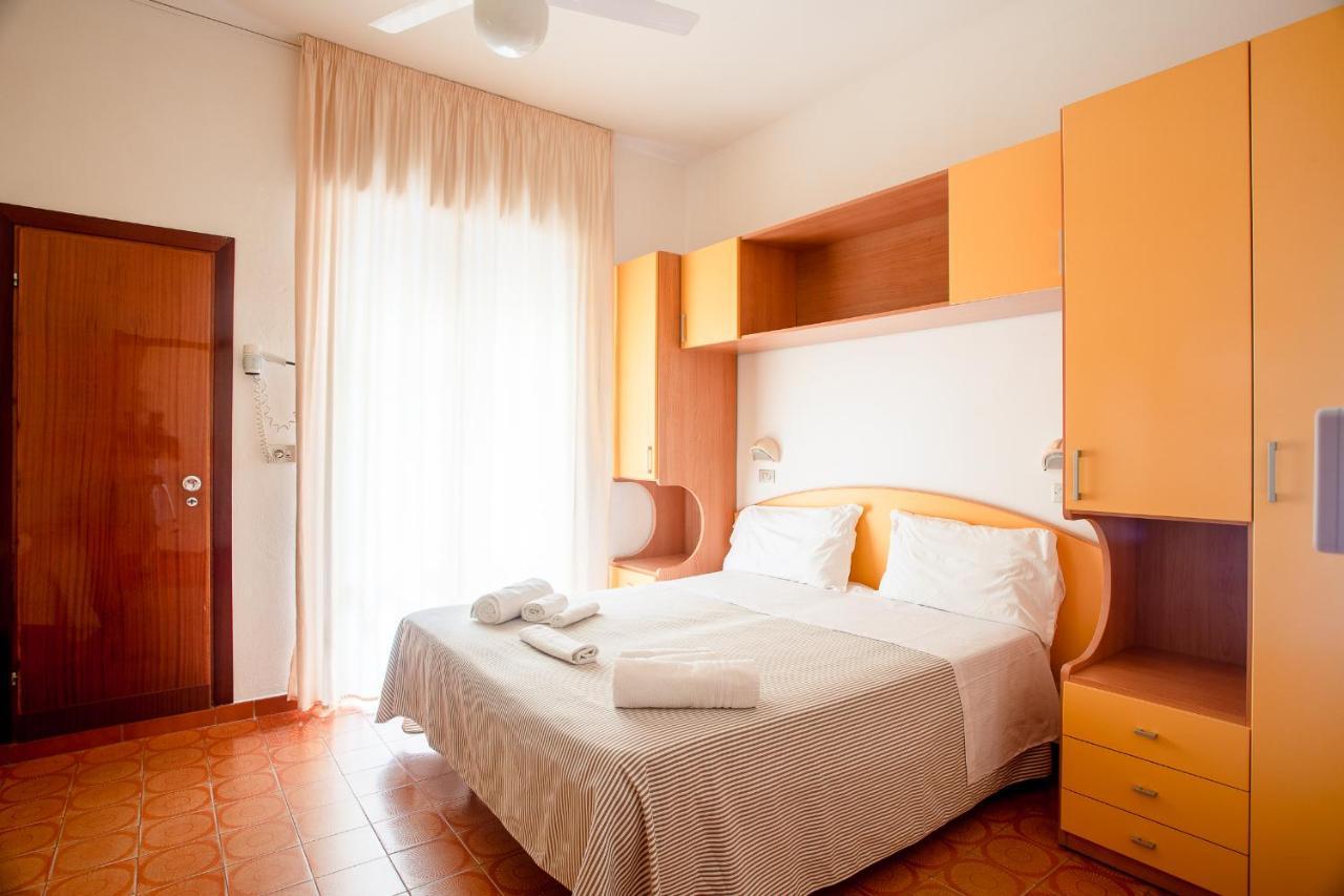Piccolo Hotel Kursaal チェゼナーティコ エクステリア 写真